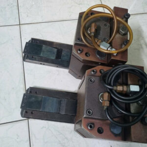 Alternative view of Bộ kẹp máy đột Amada